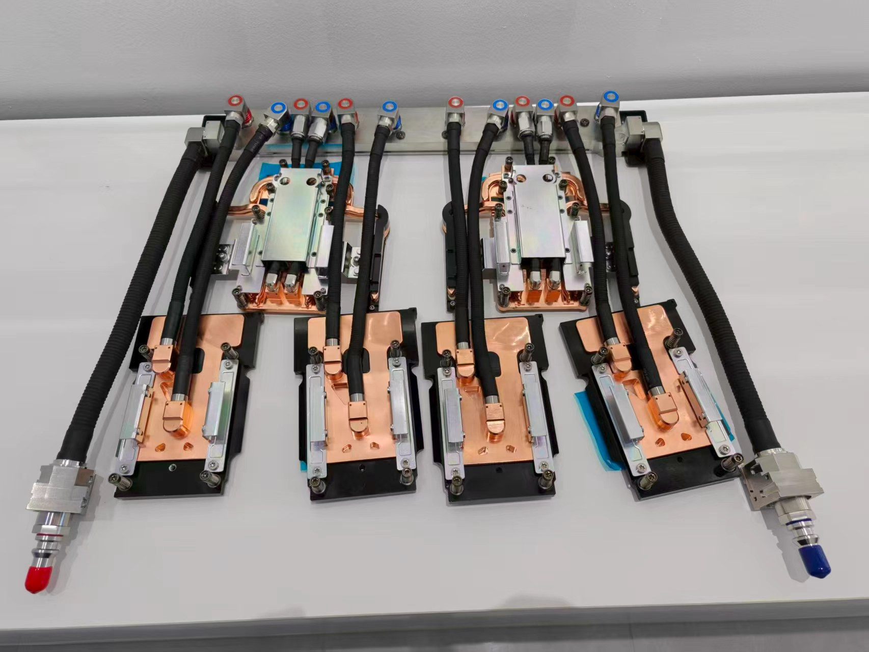 ToneCooling GB300-class 4-GPU + 2-CPU liquid cold plate full system set — copper cold plates with manifold bar and quick-disconnect fittings